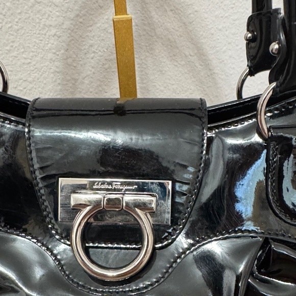 **♥️♥️Salvatore Ferragamo Black Patent Leather Handbag♥️♥️** - Picture 2 of 13